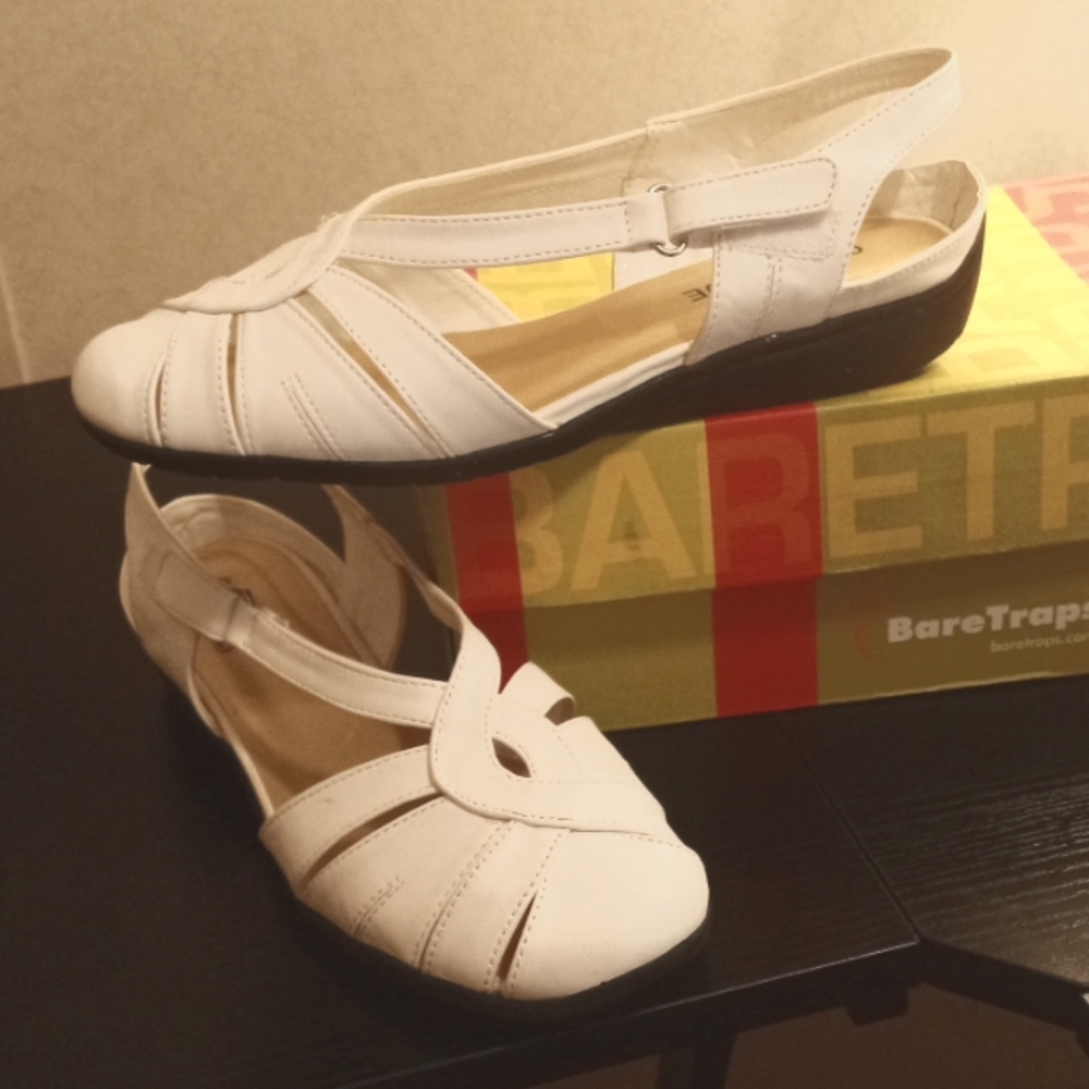 New In Box. Baretraps Women's Sandels